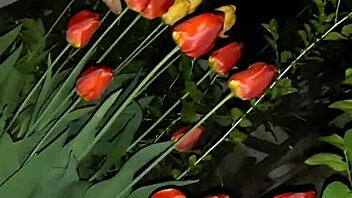 Invited neighbor for flowers, then fucked her wet pussy