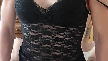 hot milf in stockings lingerie receives muff diving ass licking