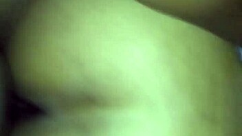 Intensely beating foreign pussy from behind with ass clapping.