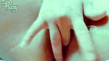 Closeup Amateur Shaved Pussy Fingering And Rubbing Solo