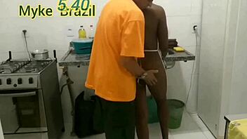 diarista roberta dias cleaned my house but ended with steamy pussy licking vibes