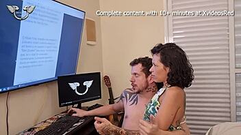 i summond a succubus in the bath n she maked me cum