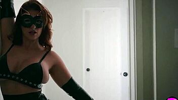 Curvy Milf La Sirena 69 Flaunts Perfect Boobs