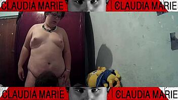 Couple Enjoys Intimate Licking Between Curvy Woman's Thighs