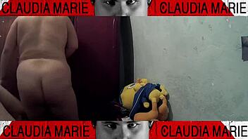 Couple Enjoys Intimate Licking Between Curvy Woman's Thighs