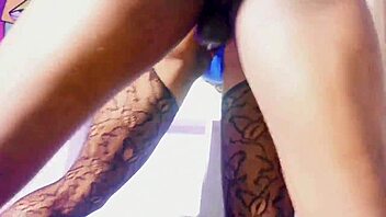 Clingy pussy licks and swallows cumshot 😍