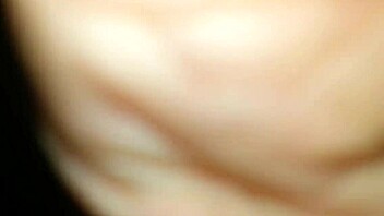 Hott 2 Todd and Heidi Show Off Skinny Frame in Steamy Amateur Action