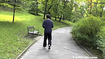 Haluatko nähdä julkisen puiston käsityön monsterkyrvälle?