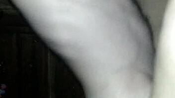 Hott 2 Todd and Heidi Show Off Skinny Frame in Steamy Amateur Action