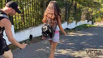 Все още съм разтърсена от заварения брат, който ме чука здраво в гората по време на разходката.