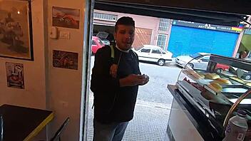 monique bertolini das pegadinhas do joão kleber dando um tour numa oficina de motorhome