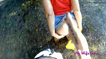 Man, we stopten bij picknickplaats en Luna verlangde meteen naar mijn grote pik. Kon niet weerstaan aan haar natuurlijke tieten en doggystyle!