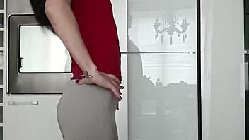 short training routine at the gym with leggings