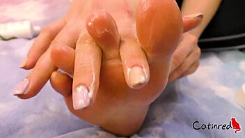 Teen Plays With Sexy Feet Smeared In Cream