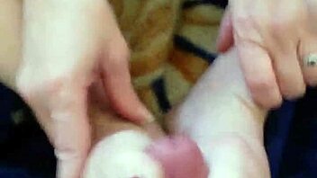 Raven Performs Toejob With Her Feet