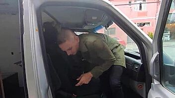 monique bertolini das pegadinhas do joão kleber dando um tour numa oficina de motorhome