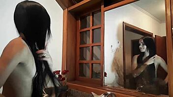 Alice Lemes preps for HardBrazil scene.