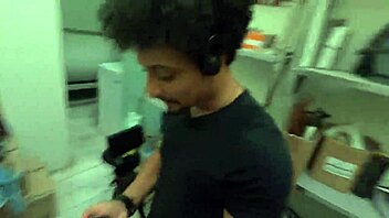 monique bertolini das pegadinhas do joão kleber dando um tour numa oficina de motorhome