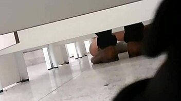 Conversational-Emoji Pegaçao Quente no Banheiro do Shopping Gay 😜