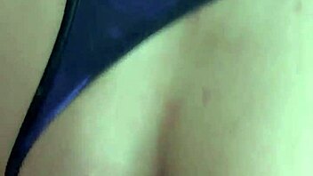 VIZINHO ME FUDA TODO DIA! GOZOU NO MEU CU!