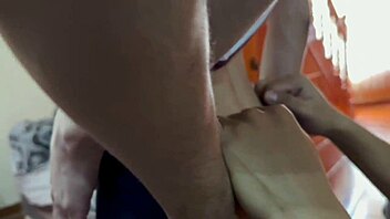 M-am Furișat din Clasă să Joc la Mine, Dar Trebuie să Cedez Mai Întâi Fundul