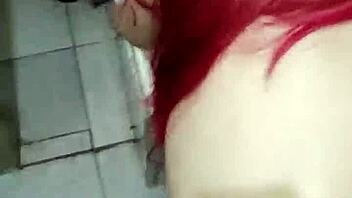 pegando branquinha no banheiro sailor girl