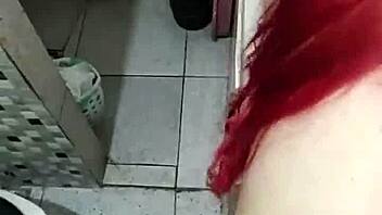 pegando branquinha no banheiro sailor girl