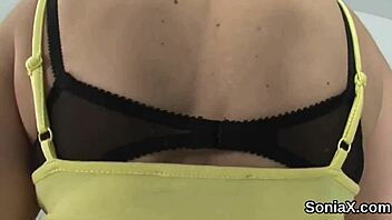 בוגדת מילף בריטית גיל אליס, אה, מוציאה את המלונים הגדולים האלה, אתה יודע!