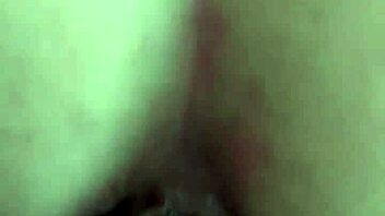 VIZINHO ME FUDA TODO DIA! GOZOU NO MEU CU!