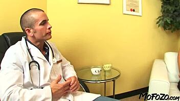 Horny Step Sister Gets Facial From Doctor! 😏