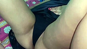 Indisk kone hjemmelavet med stor pik blowjob