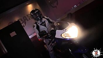 isn't this public sex party with latinas amazing?