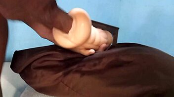 Follando rico con vagina de goma y juguetes 😏