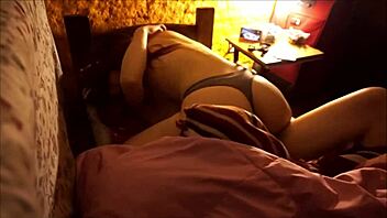 Hotty milf's homemade video featuring her juicy butt
