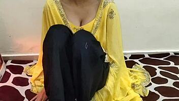 Desi taboo unfolds as Indian stepsis and stepbro indulge in wild sex