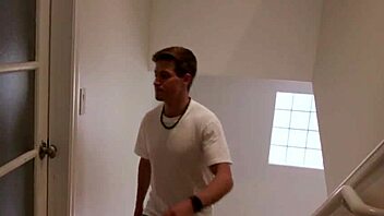 אני מרים אחות חורגת רזה אנדרינה דלוקס בביטחון קשה