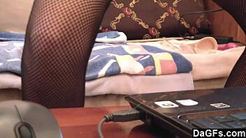 BELLA FROM DAGFS GIVES AMAZING WEBCAM SHOW AND SQUIRTS MULTIPLE TIMES