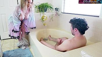 Damn, I’m banging my stepmother in the bath! Creampie and big tits by the pool, what a ride!