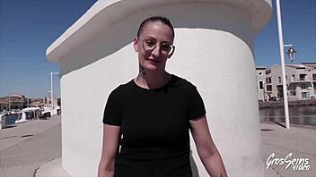 arianna 34 shows her big tits and gets sexy with brunette milf