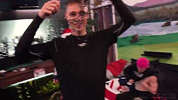 Two tattooed twinks fuck roughly.