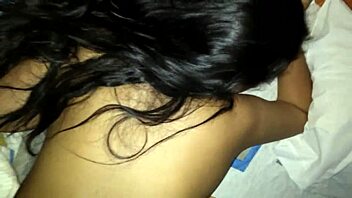 Hei, hulluja juttuja tapahtuu yöllä naapurin kanssa lomamatkoilla!