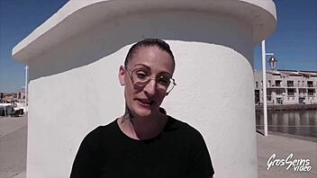 arianna 34 shows her big tits and gets sexy with brunette milf