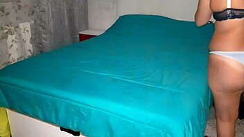 Home Porn: Girlfriend Gives Facial After Blowjob