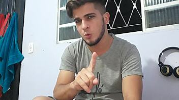 Flakael aceita fazer pornô gay vai ser um negão ou um branquinho