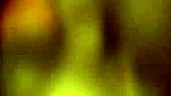 Erotisk kemi til fræk naken-dans og teasing