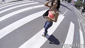 jade jantzen invites with tight cunt.