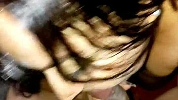 a marco le enseño la lencería sexy que me compré, se le paró y se la mamé