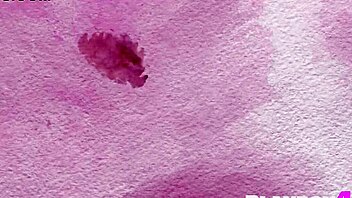 seksi blondinka milf katie jean razkazuje popolno rit po prhi