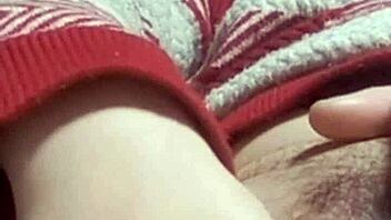 This angle masturbation feels so good, reaches orgasm