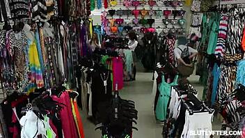 Melody Marks fucks officer Jack to avoid arrest